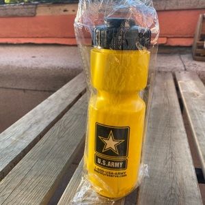 U.S. Army yellow sports water bottle NEW! Vintage